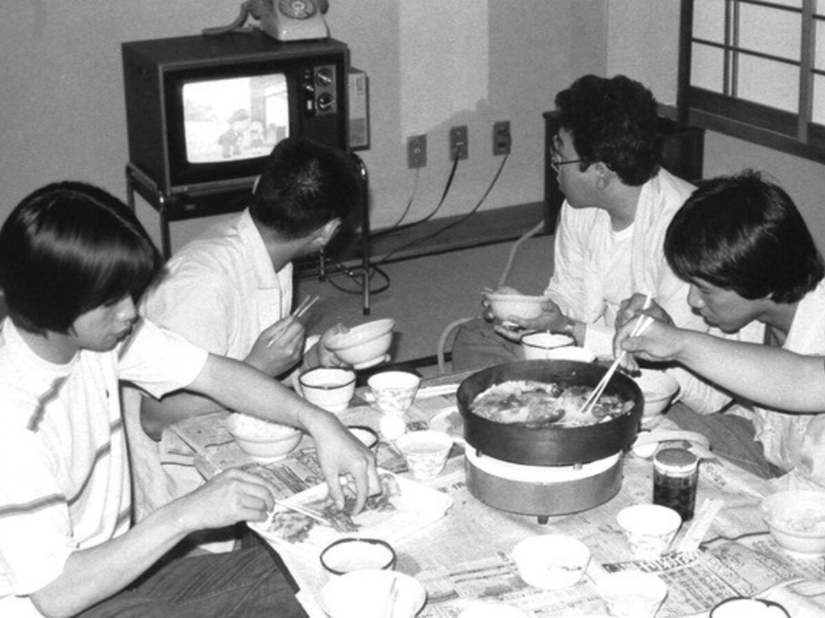 昭和の頃の修学旅行 旅館での夕食